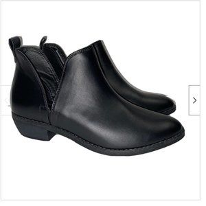 Universal Thread Black Nora V-Cut Ankle Bootie